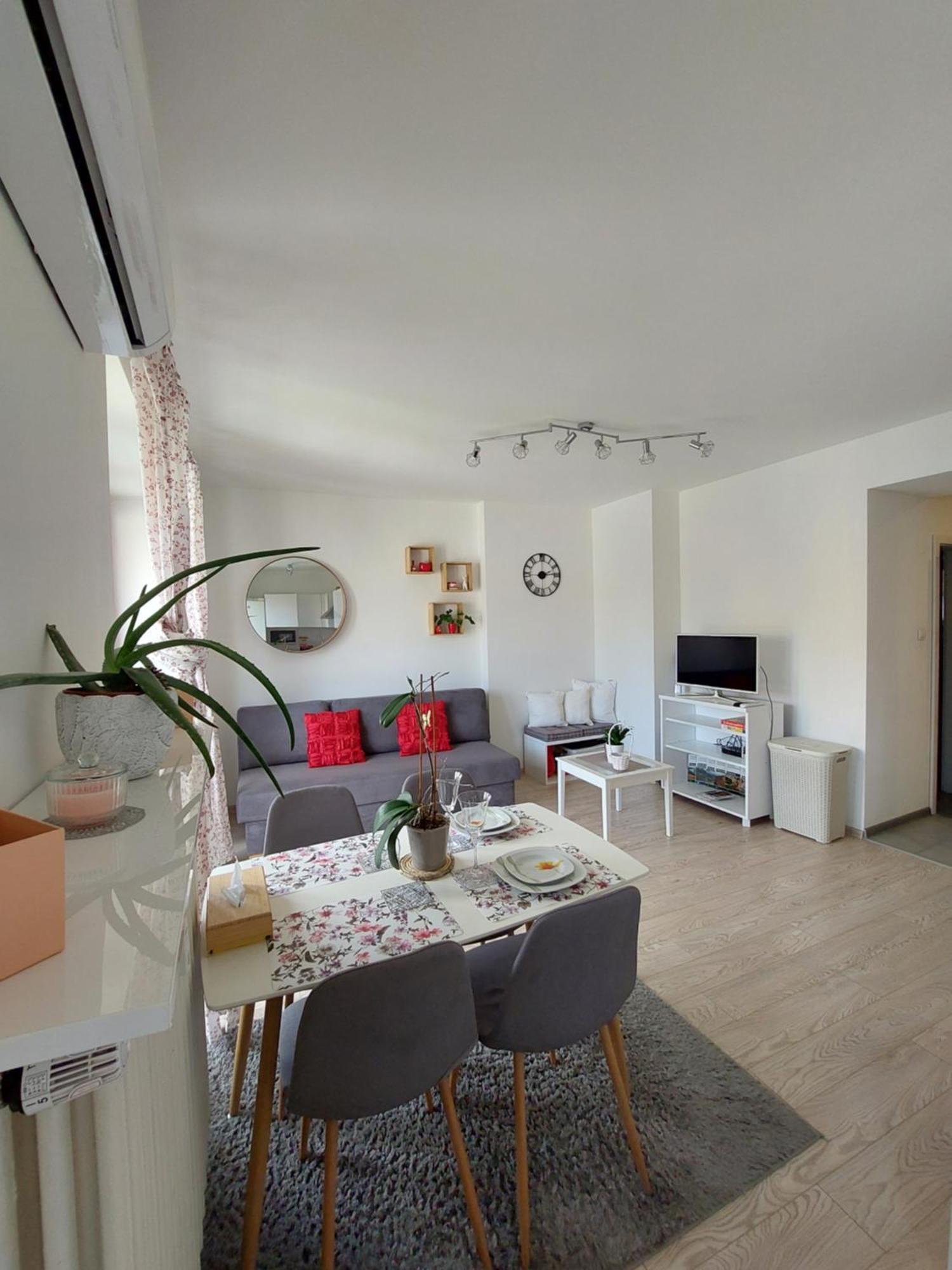 Emily Apartment Caşonia Cameră foto