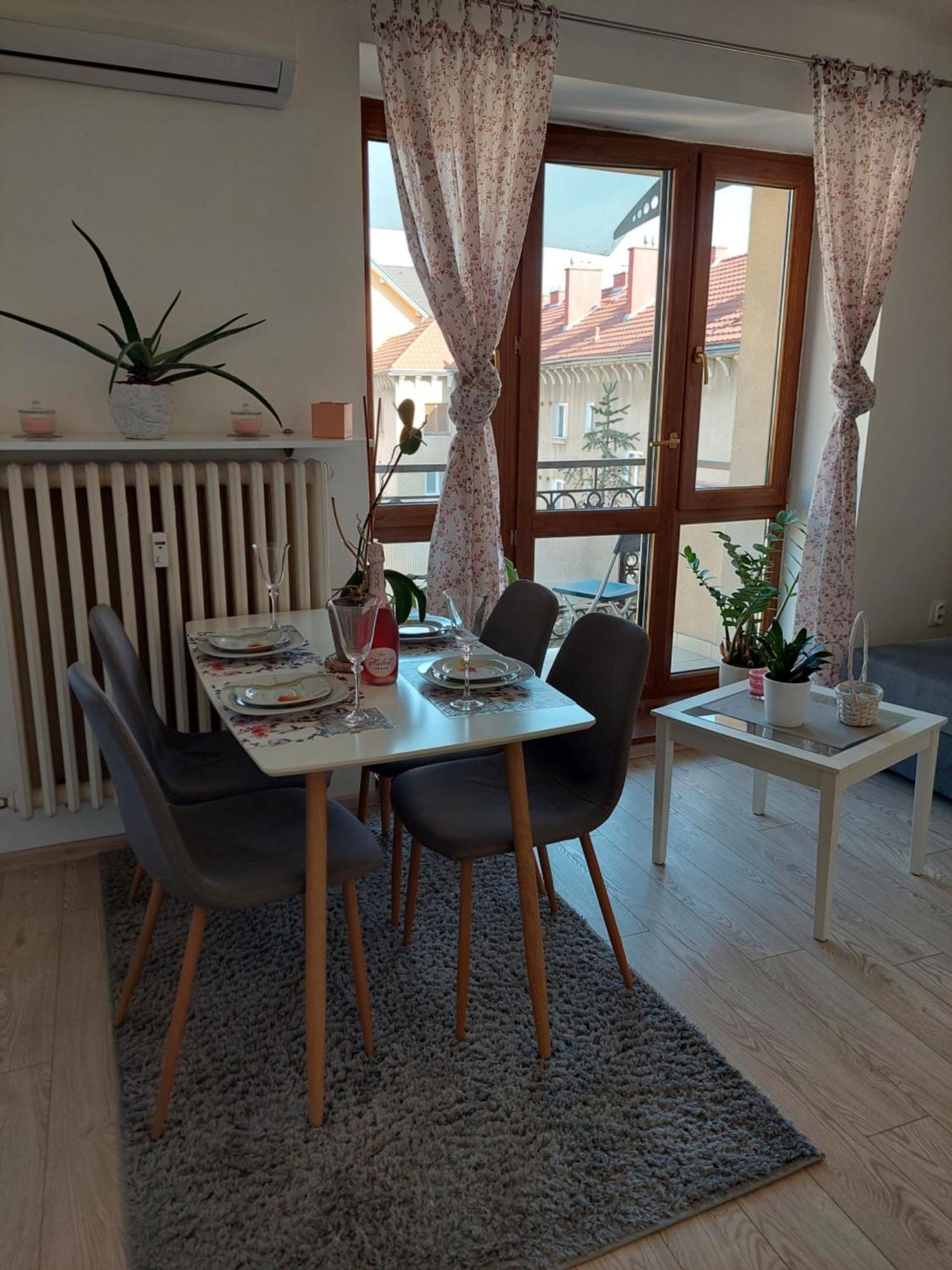 Emily Apartment Caşonia Cameră foto